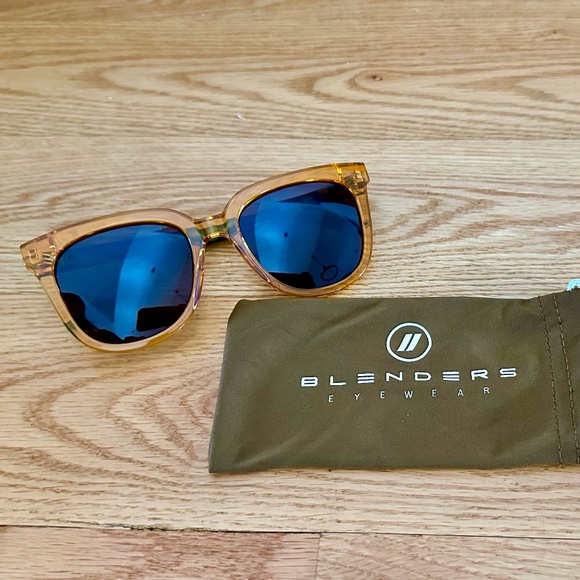 Blenders Grove Series Sunglasses in Honey Breaker Polarized - Picture 1 of 8
